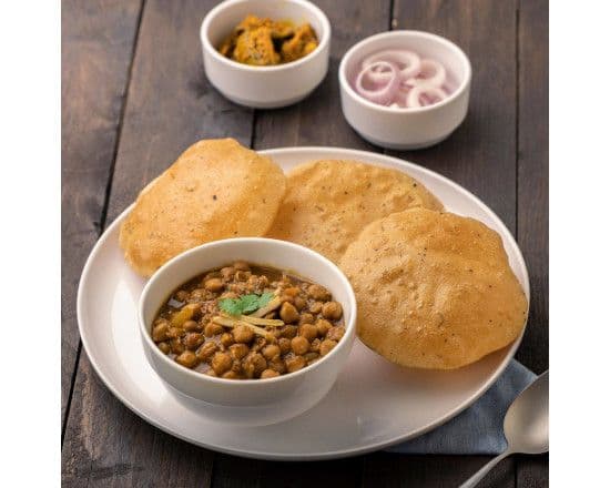 Chole Puri Plate (2 pcs)