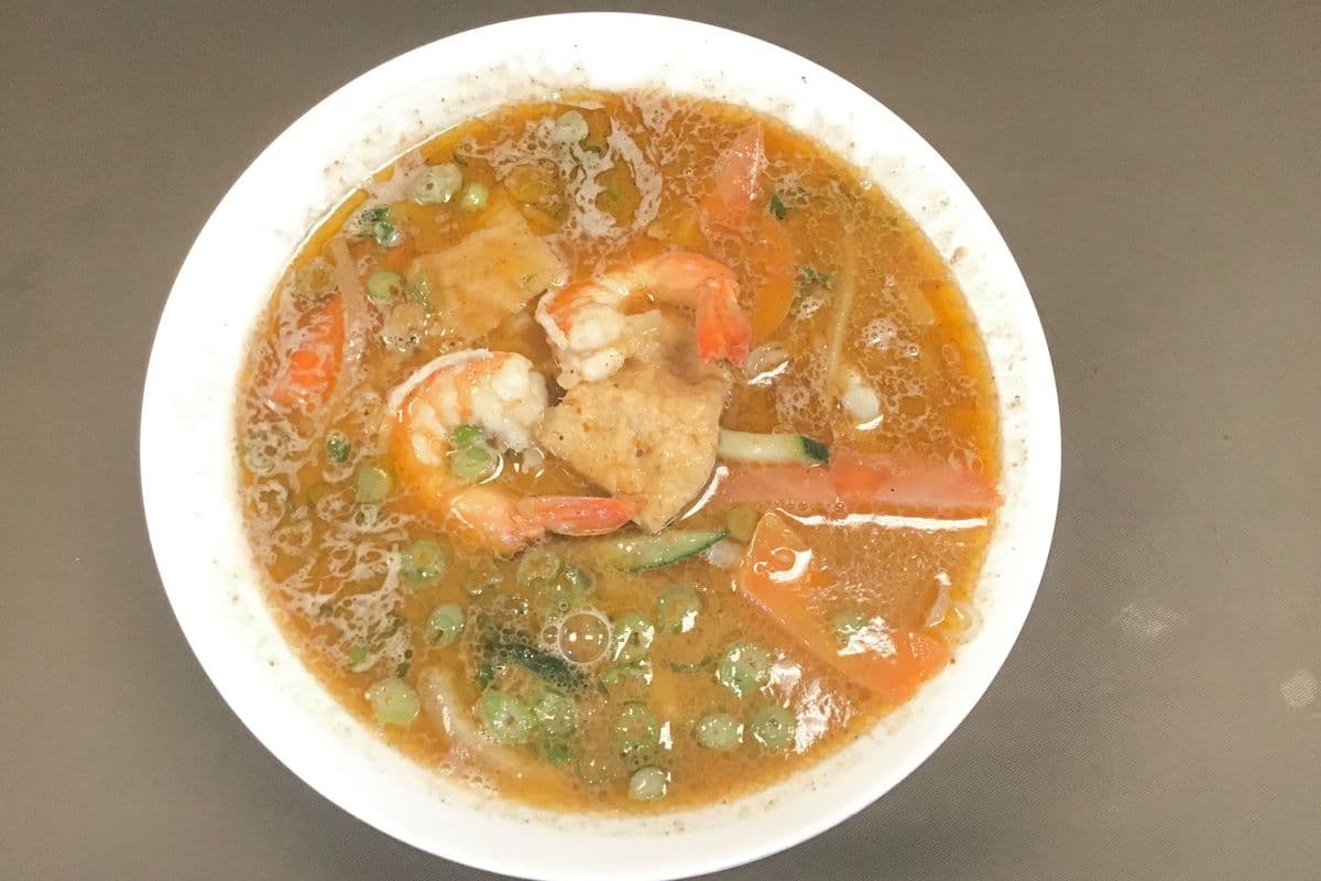D4. Sate Seafood Egg Noodle in Soup / Mì Đồ Biển Sate