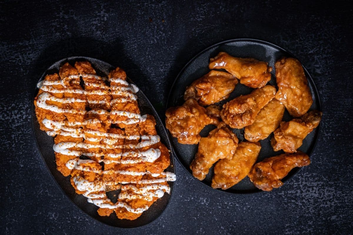 Wings (2 lbs) - Two Flavors