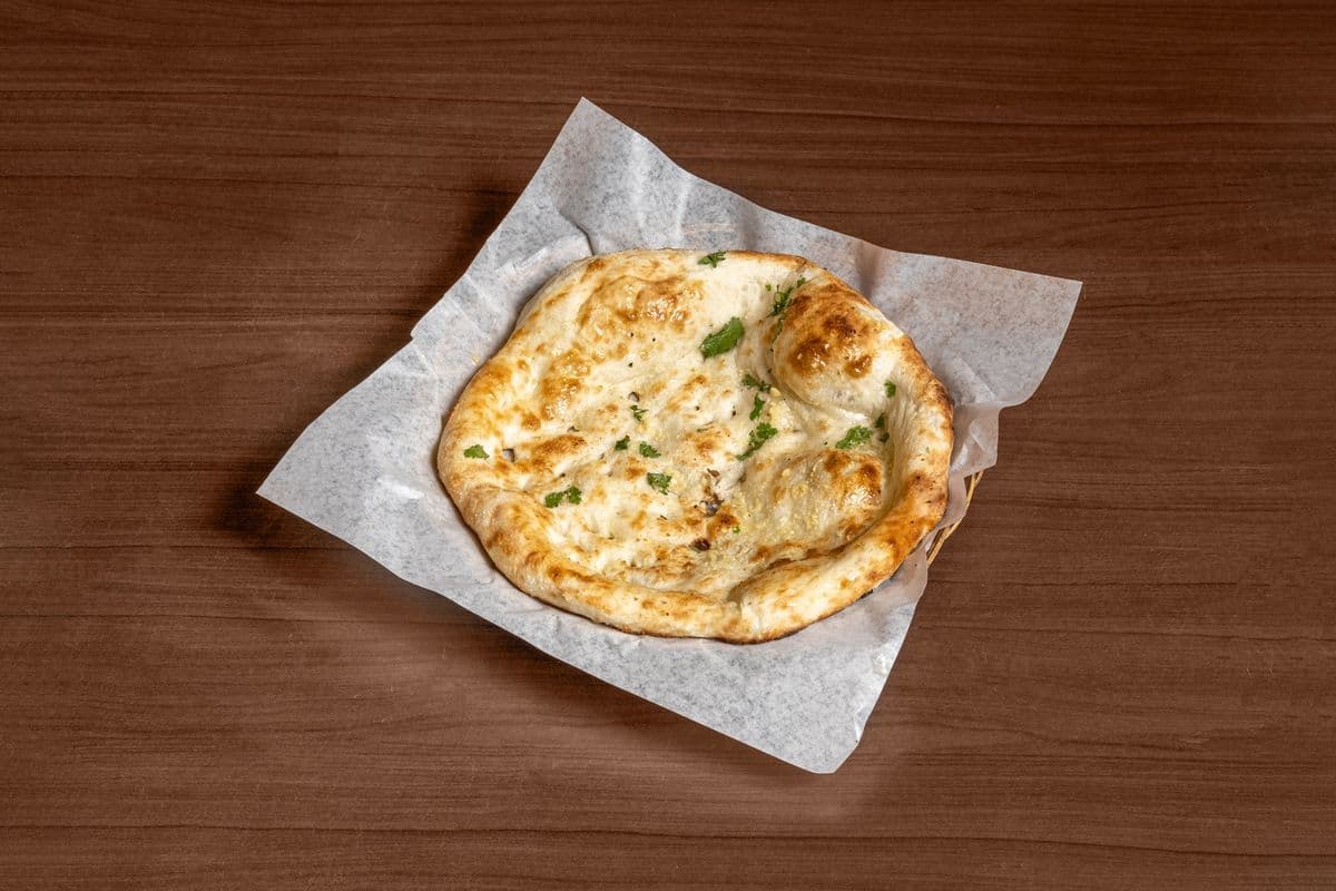 Garlic Naan from Tandoor (1 pc)