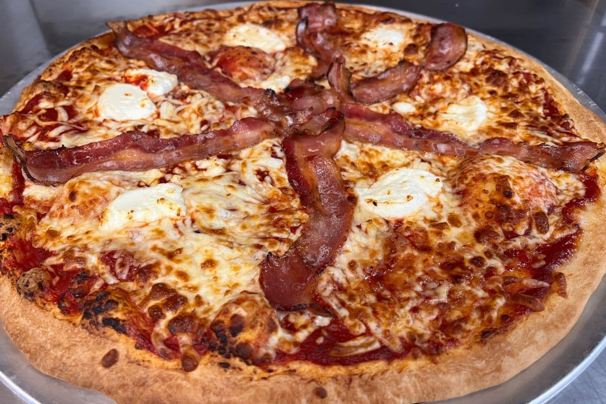 Pizza miel, chèvre et bacon / Honey, Goat and Bacon Pizza