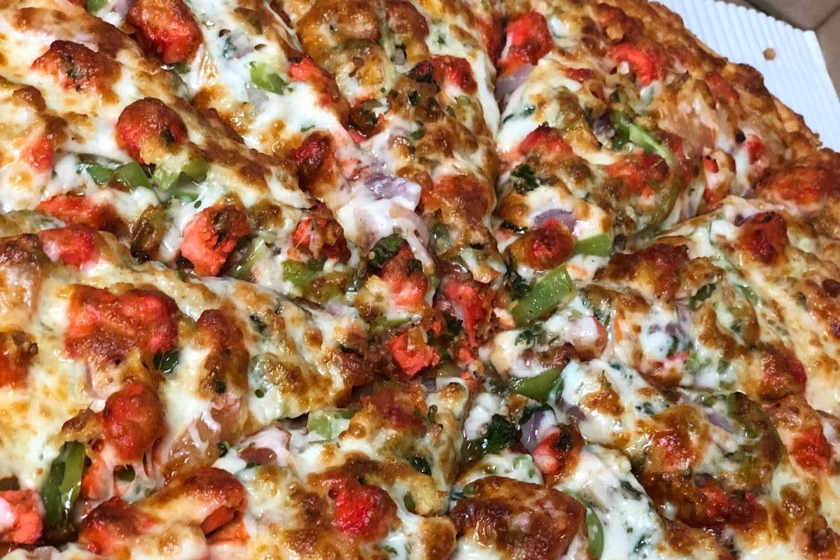 Medium Tandoori Chicken Special Pizza