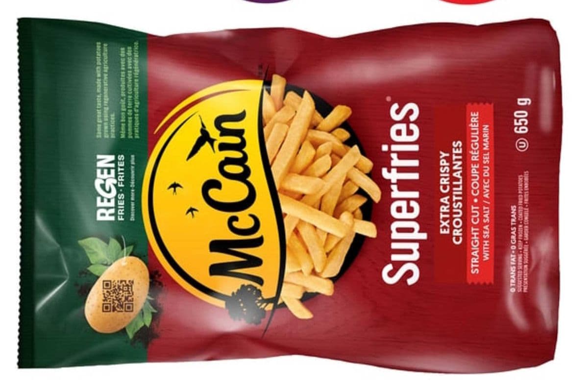 McCain® Superfries® Extra Crispy Straight Cut Fries, Made in Canada from domestic and imported ingredients, 650g (650g)