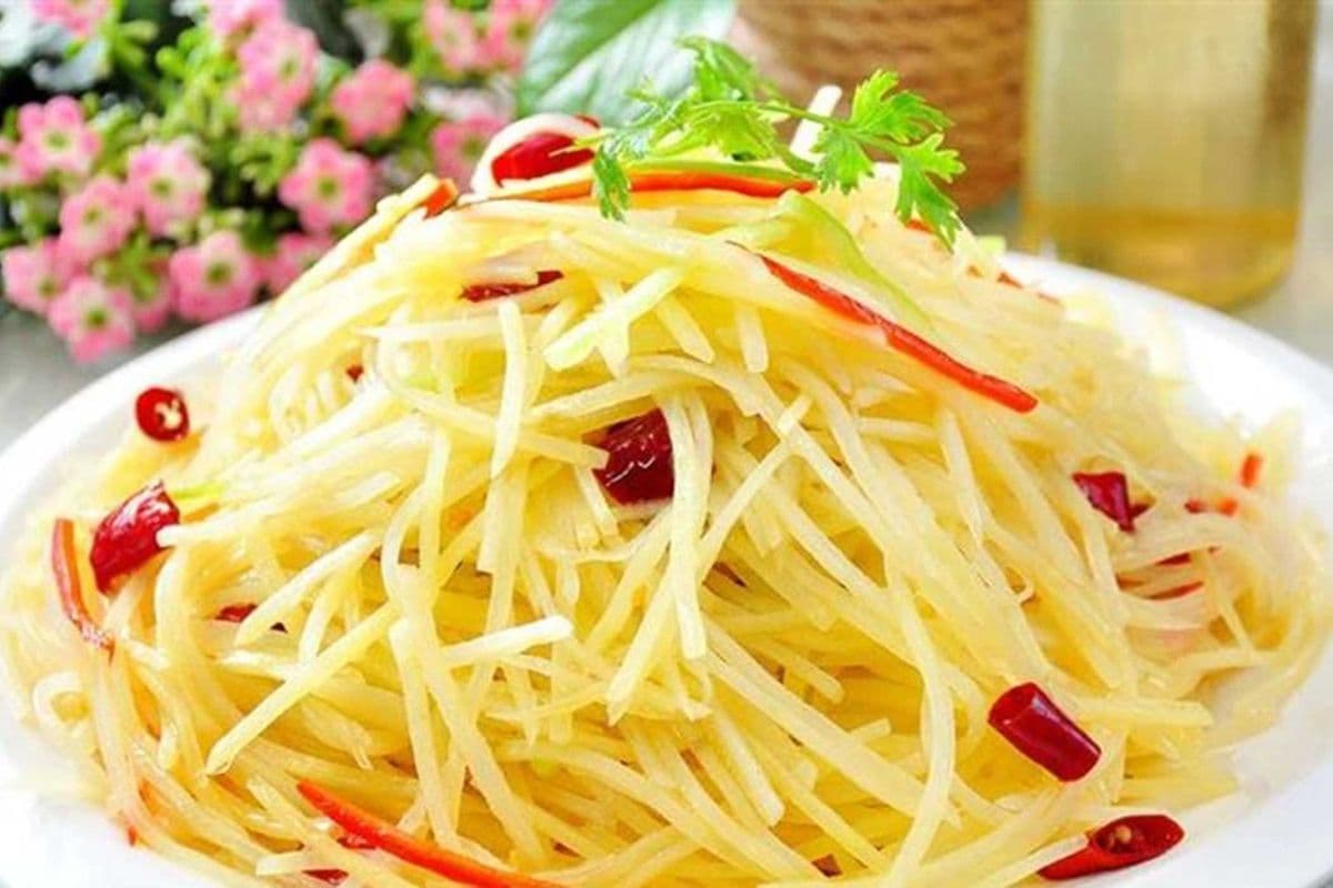 14. Stir Fried Sour Shredded Potato (酸辣土豆丝)
