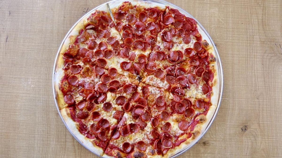 18" New York Pizza - Pepperoni 75