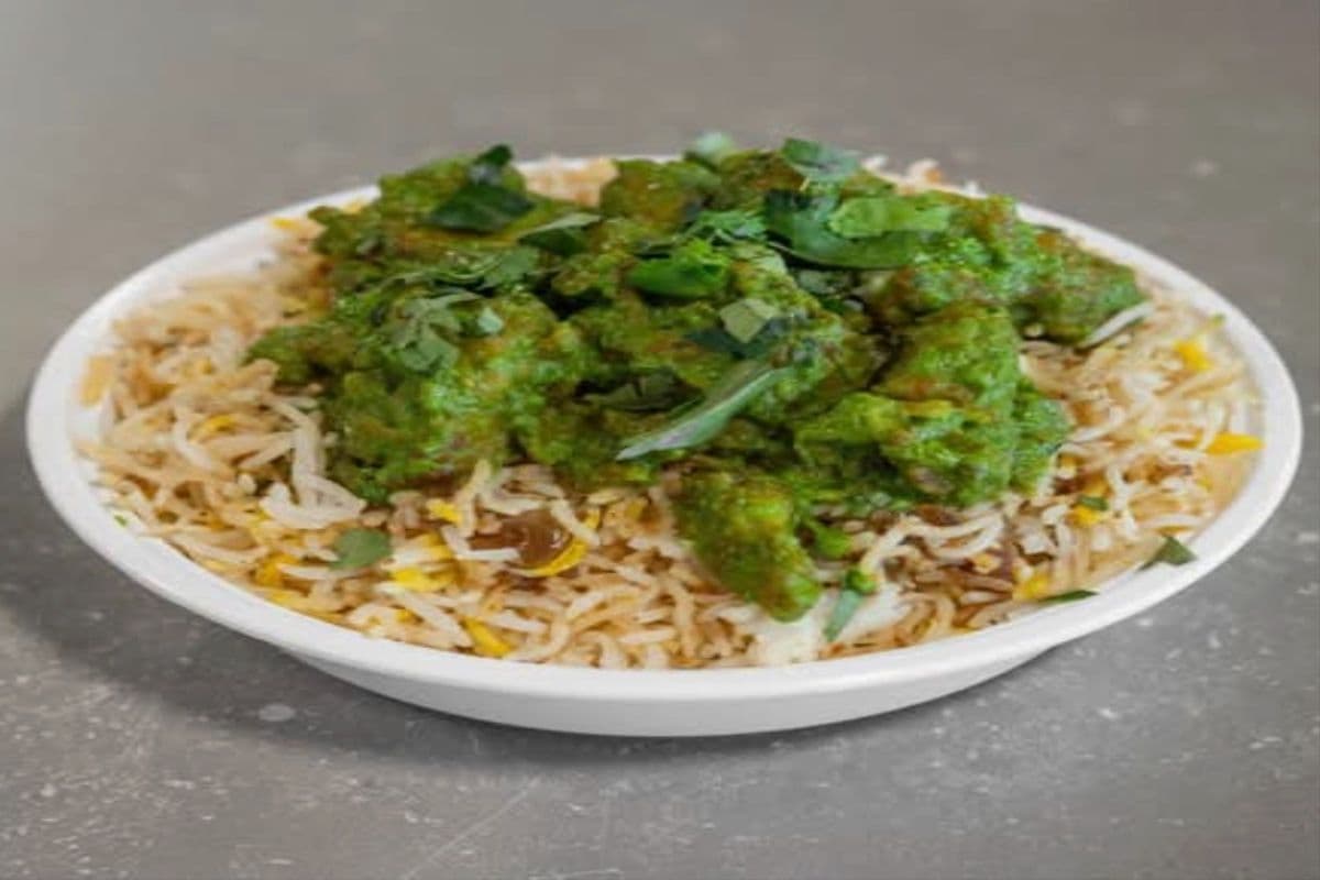 Green Mirchi Boneless Chicken Biryani