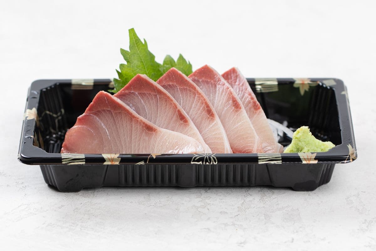 Hamachi Sashimi (5 pcs)