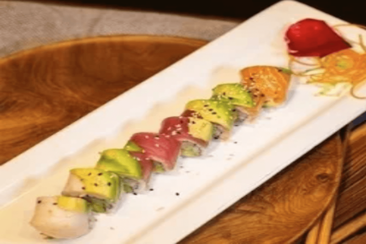 Rainbow Roll (4 pcs) *511*