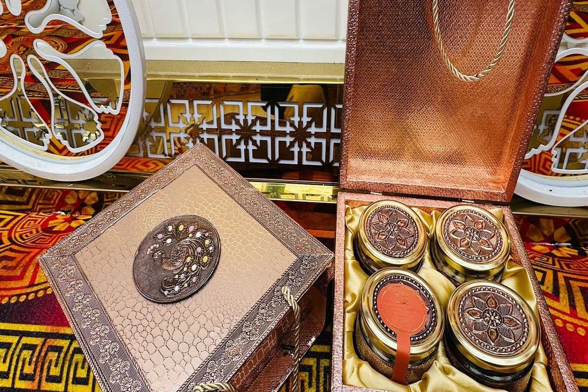 Rose gold Morni design Hamper