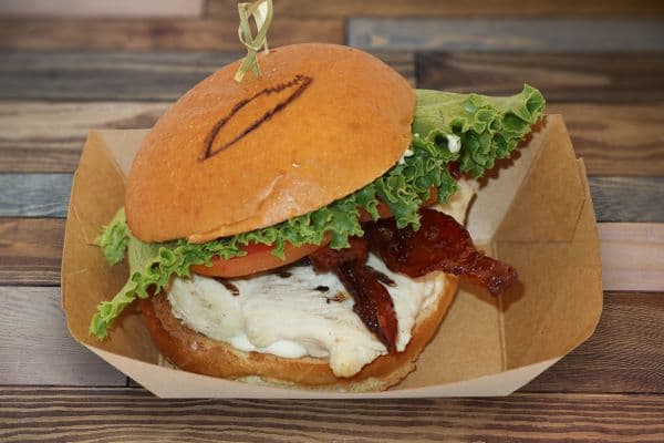 Clubshack burger au poulet / Clubshack Chicken Burger