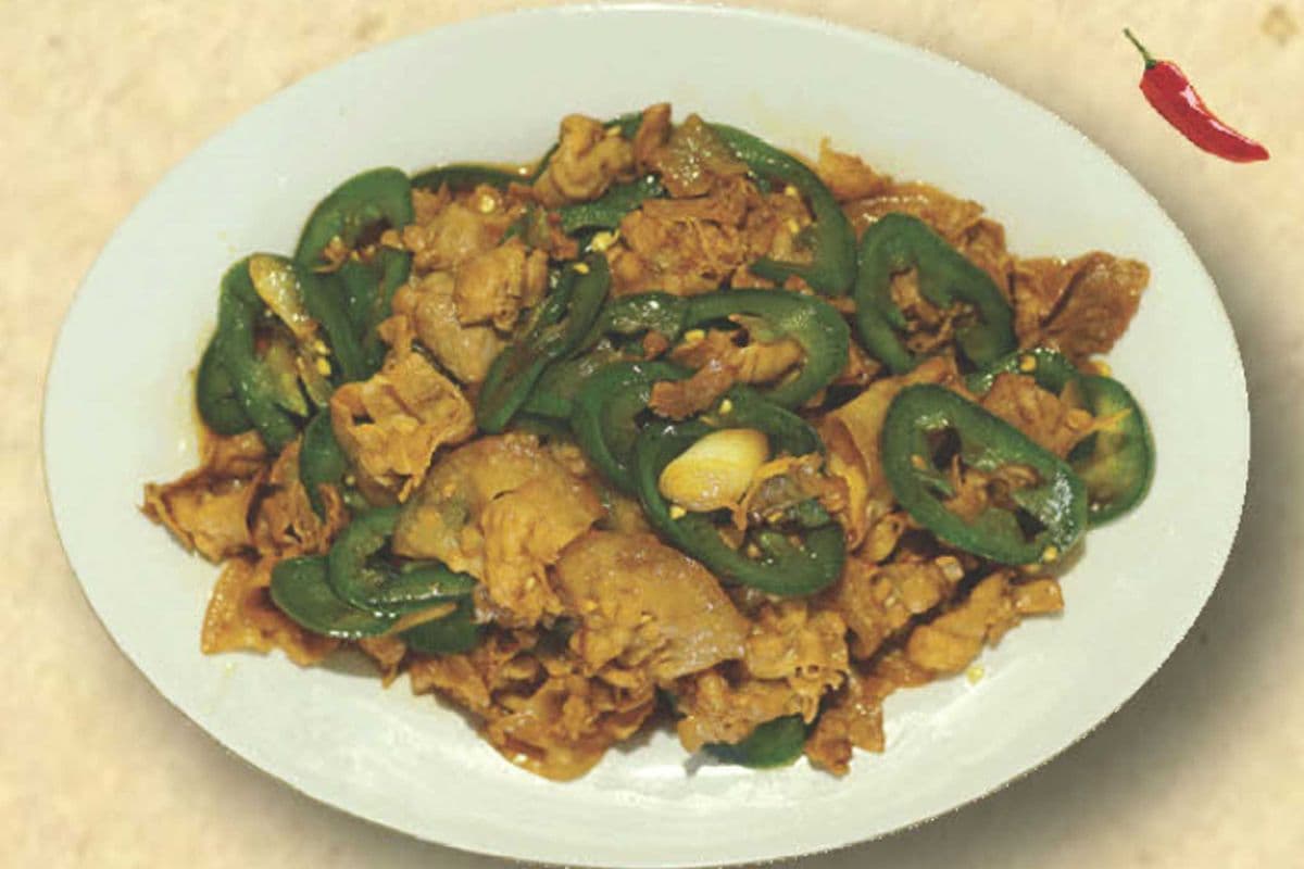 Shredded Pork with Vegetables 农家小炒肉