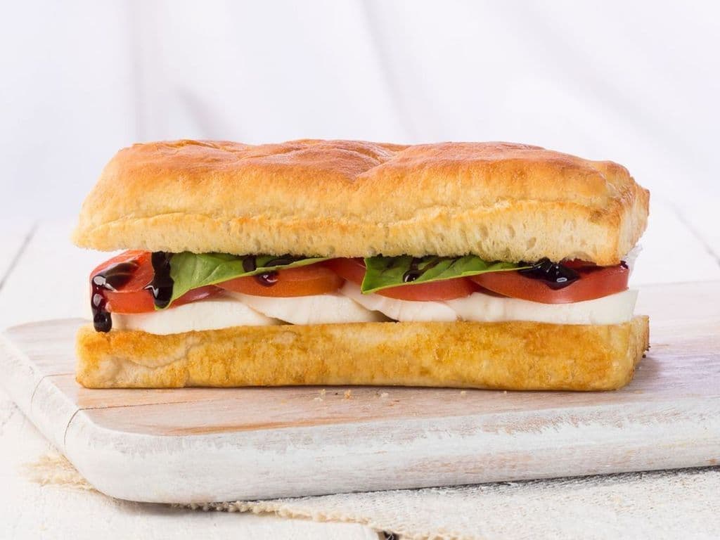Caprese Sandwich (620 Cal)