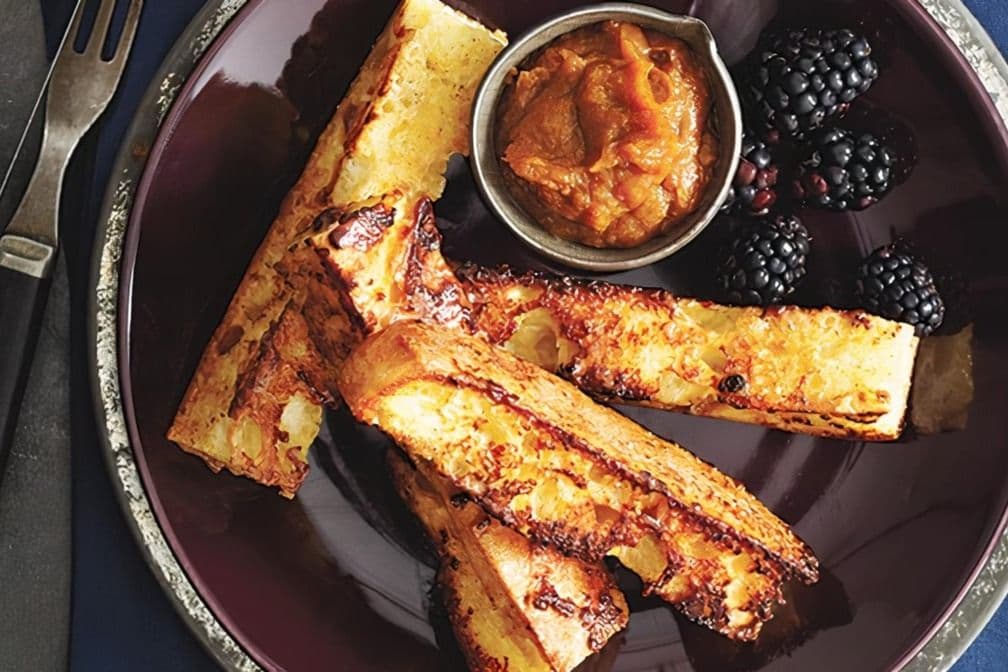 Bâtonnets de Pain Doré Frits avec Trois Trempettes / Fried French Toast Sticks with Three Dips