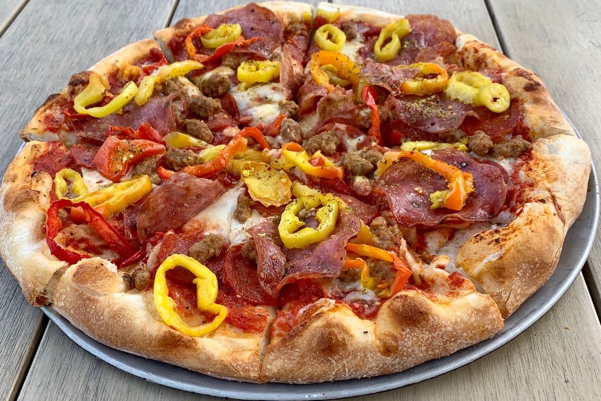 21" Tray Diavolo Carne Pizza