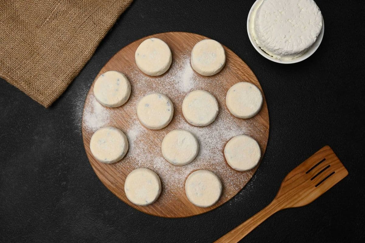 FROZEN Syrnyky (Cottage Cheese Pancakes) (8pcs)