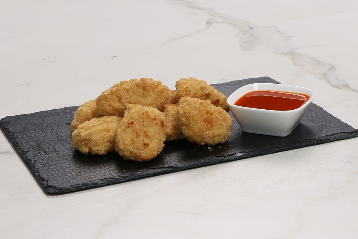 8 Mild Chicken Poppers with 1 Dipping Sauce