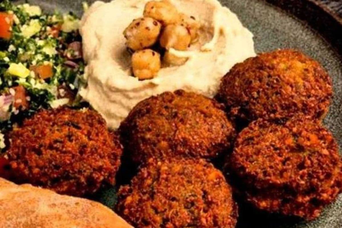 Falafel & Hummus Salad
