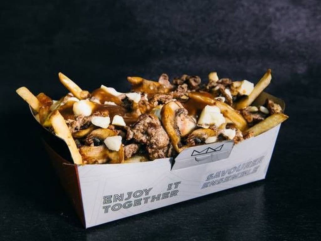 Large Poutine Phillysteak
