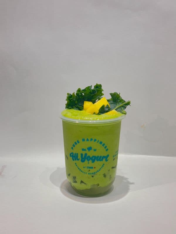 Kale pineapple Yogurt Shake with Aloe (羽衣甘蓝凤梨酸奶)