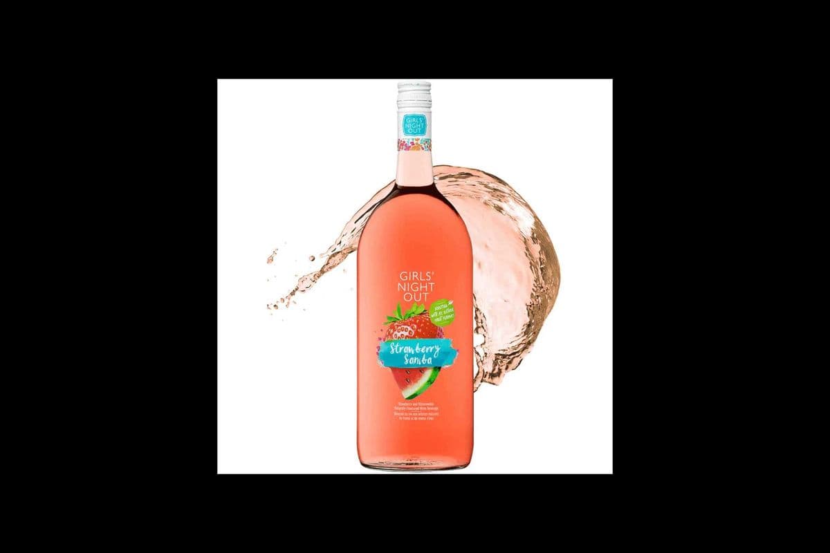 Girl's Night Out Strawberry Samba (750 ml) (1 x 750ML)