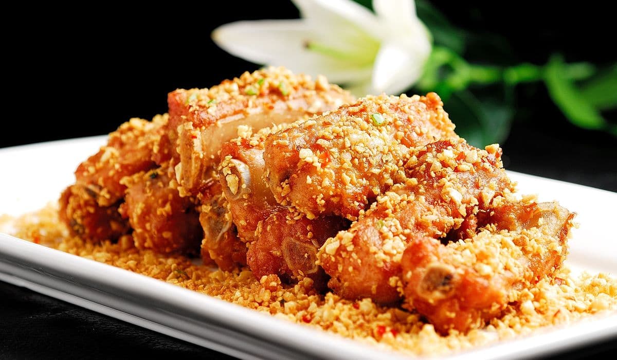 Fried Garlic Spareribs 金牌蒜香骨