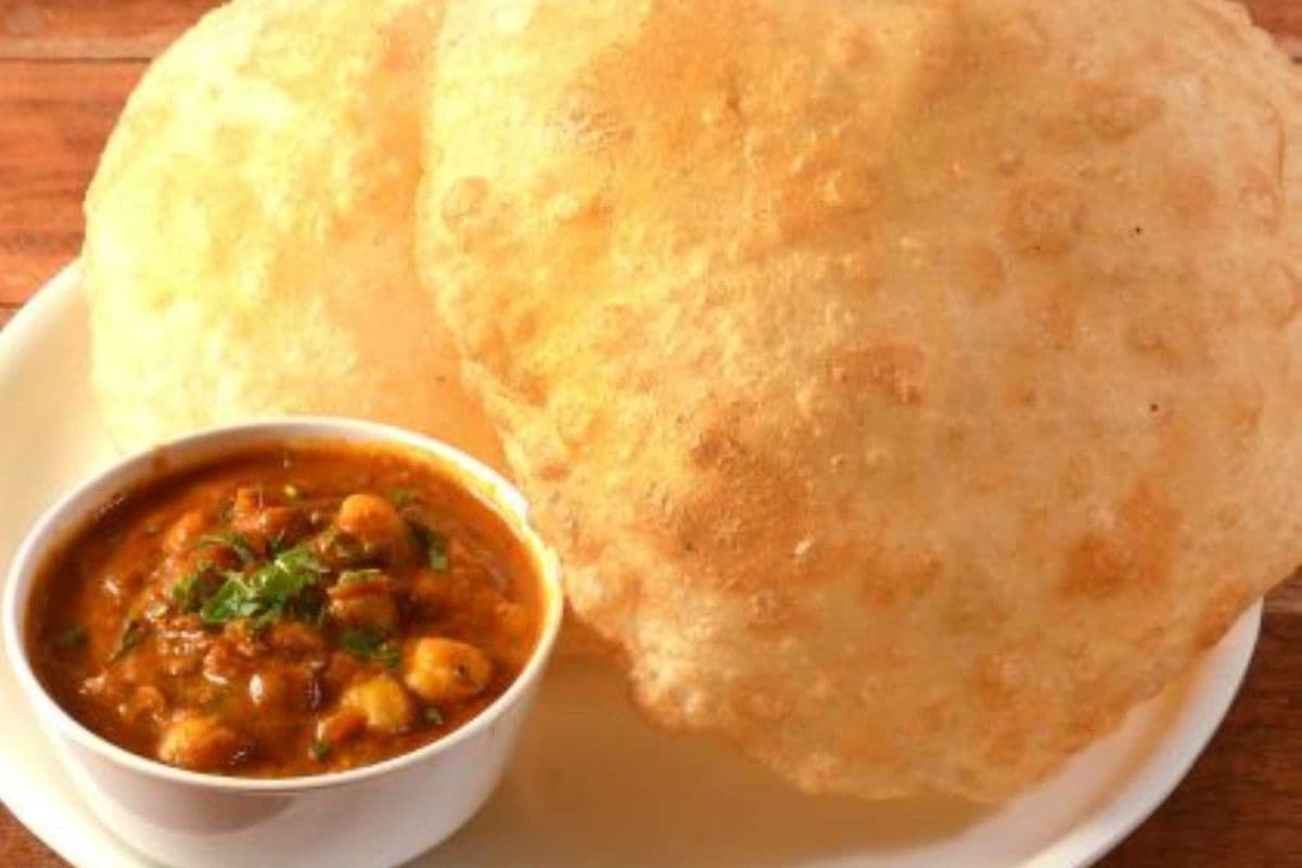 Punjabi Chole bhature (2Pcs)