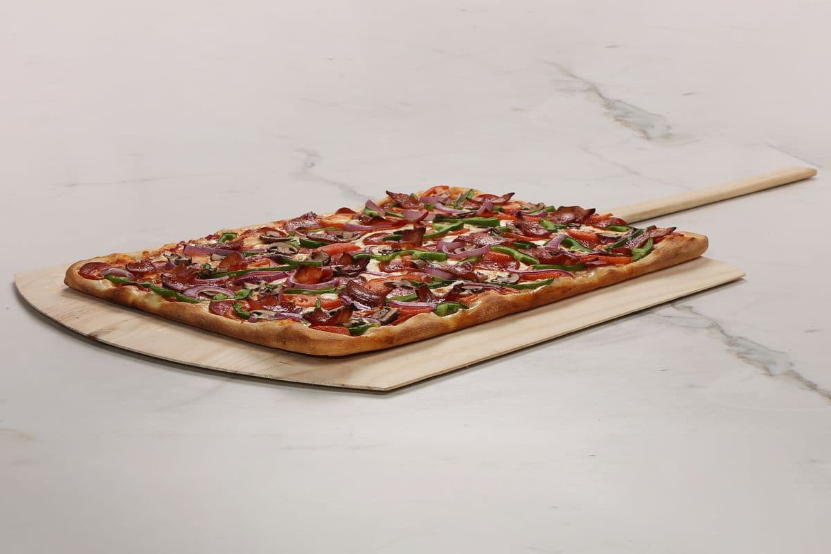 21'' x 15'' Party Deluxe Gourmet Pizza (24 Slices)