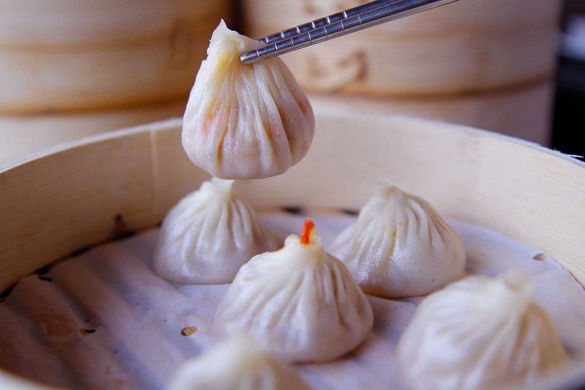 Kimchi and Pork Soup Dumpling (8 pcs) 泡菜小籠湯包