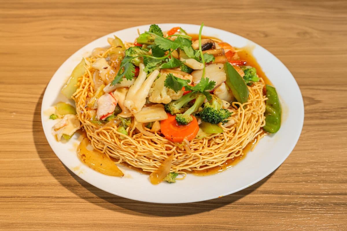 83. Bird Nest - Stir Fried with Vegetables On Top Crispy Noodle