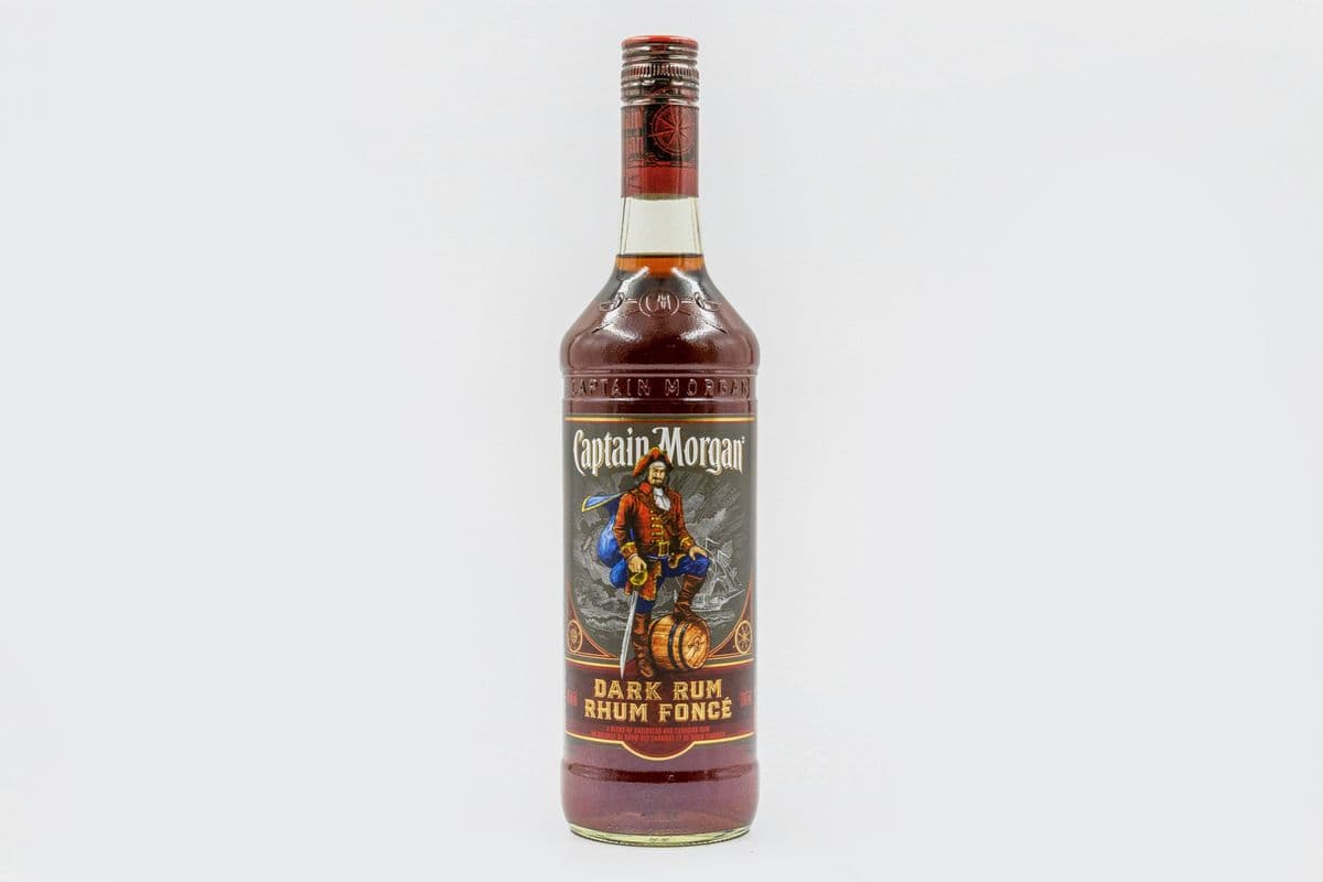 Captain Morgan Dark Rum (1 x 750 ml)