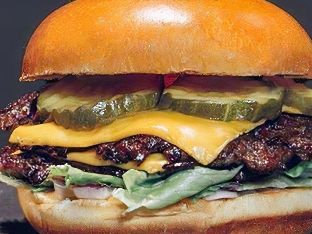 Juicy Bacon Cheeseburger