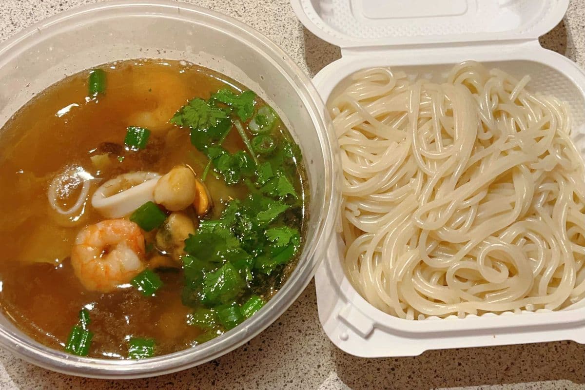20. Seafood Noodles Soup 海鲜面