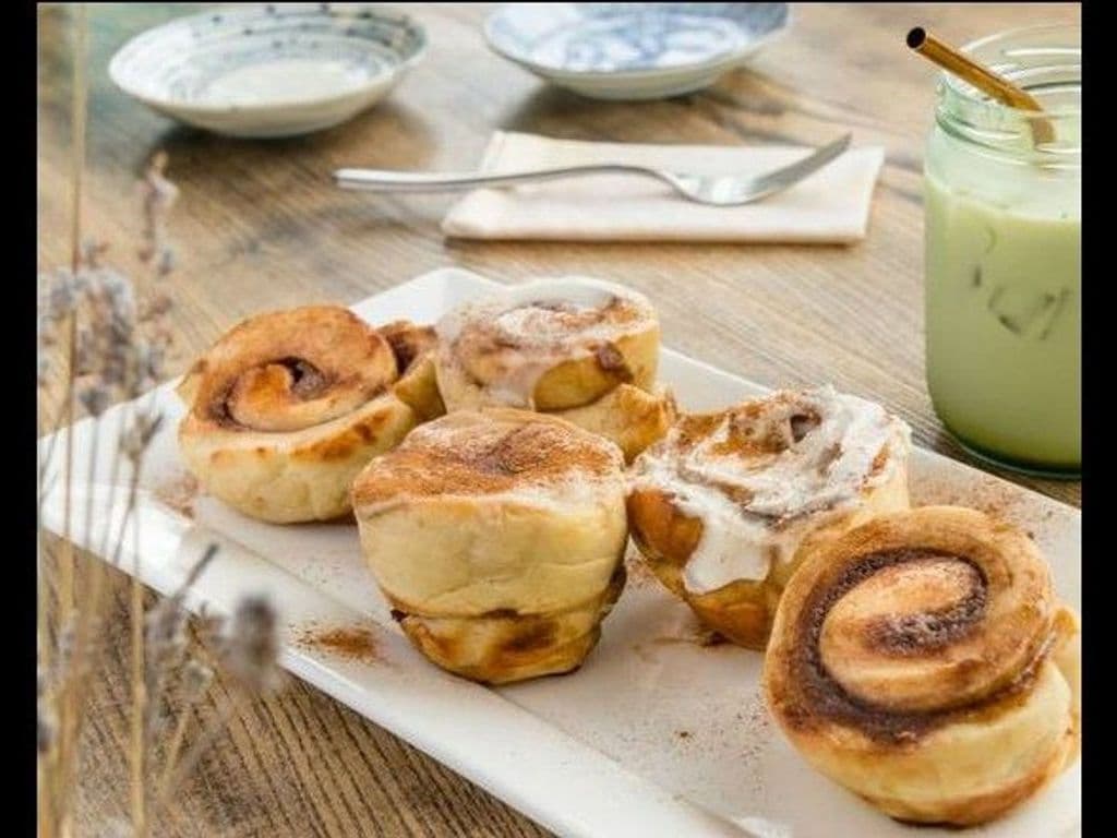 Cinnamon Roll (V)