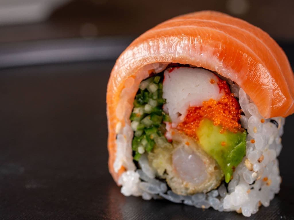 Golden Dragon Roll (8pcs)