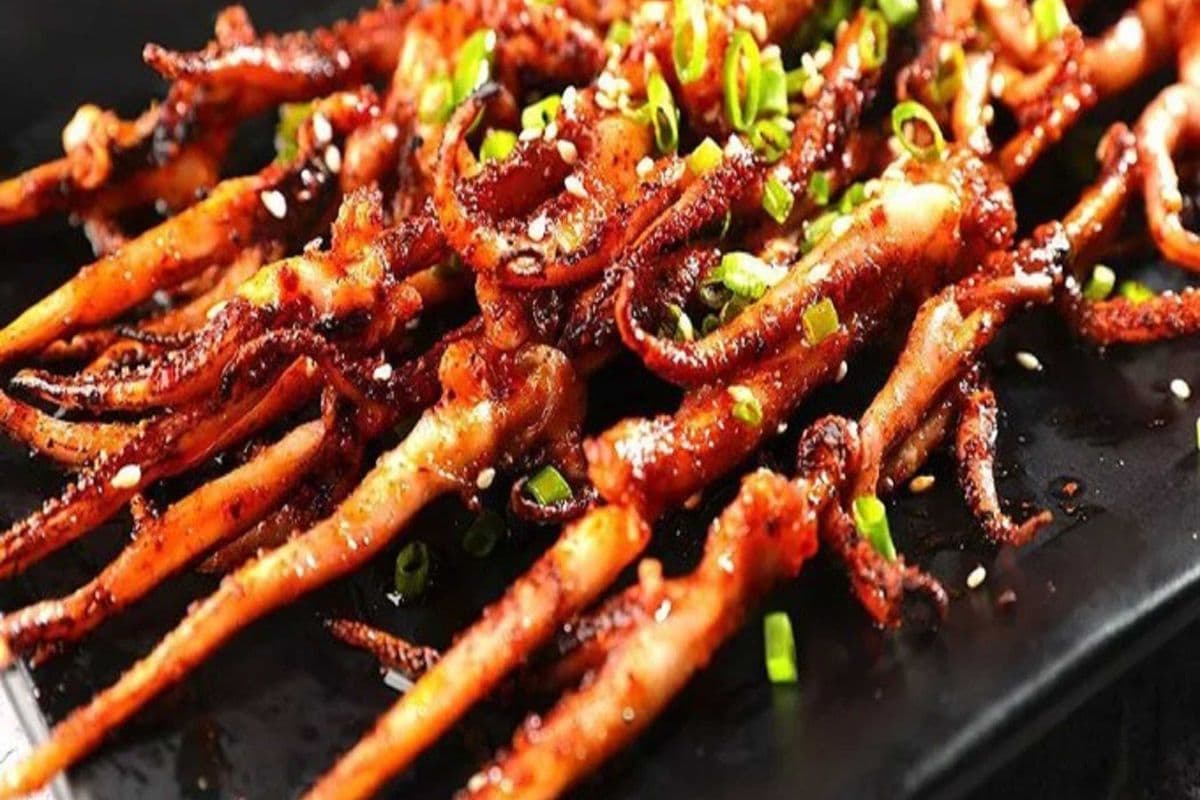 BBQ Squid Tentacles (6pc) 碳烤鱿鱼须小串
