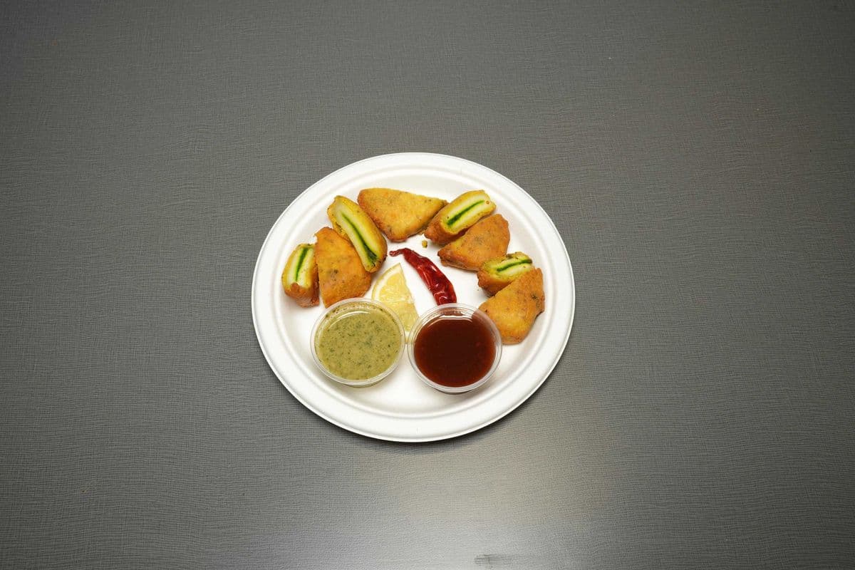 Paneer Pakoda (7 pcs)