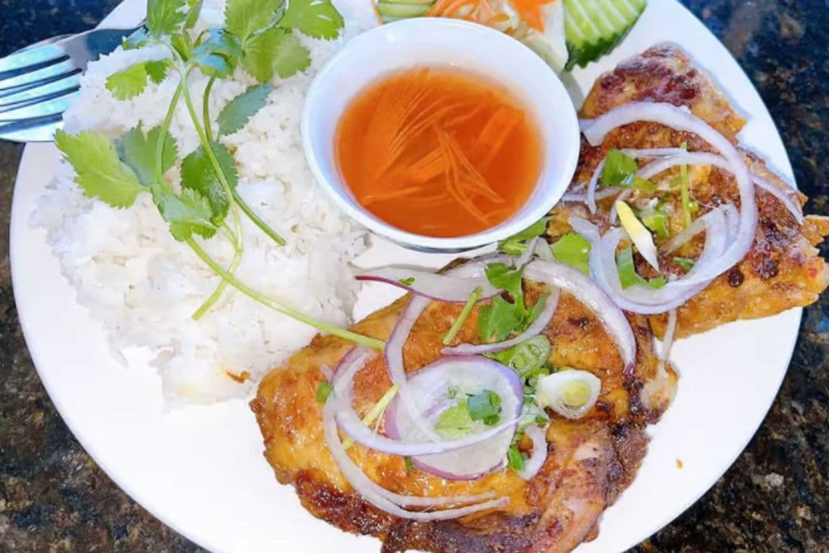 44. Com Ga Nuong Xa