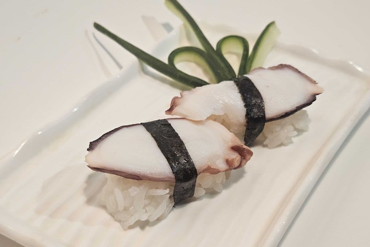 Tako Sushi (2pcs)