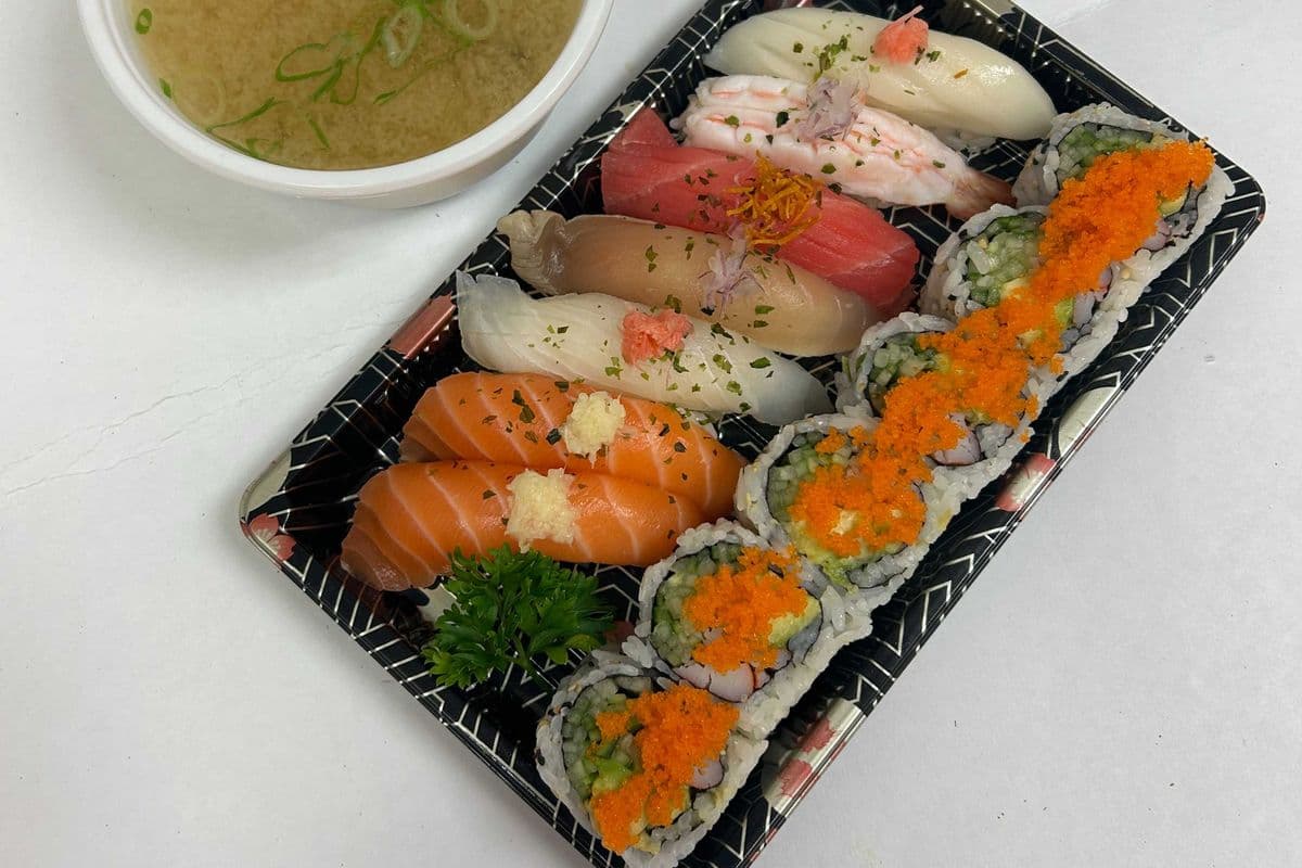 C02. Sushi Combo (13 Pcs)