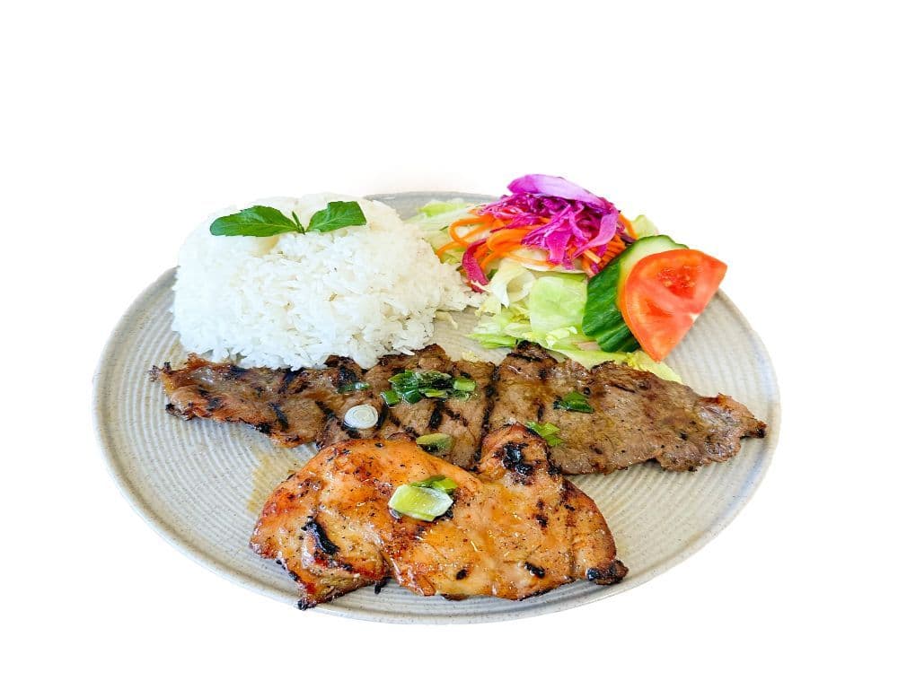 Riz avec poulet et bœuf grillé