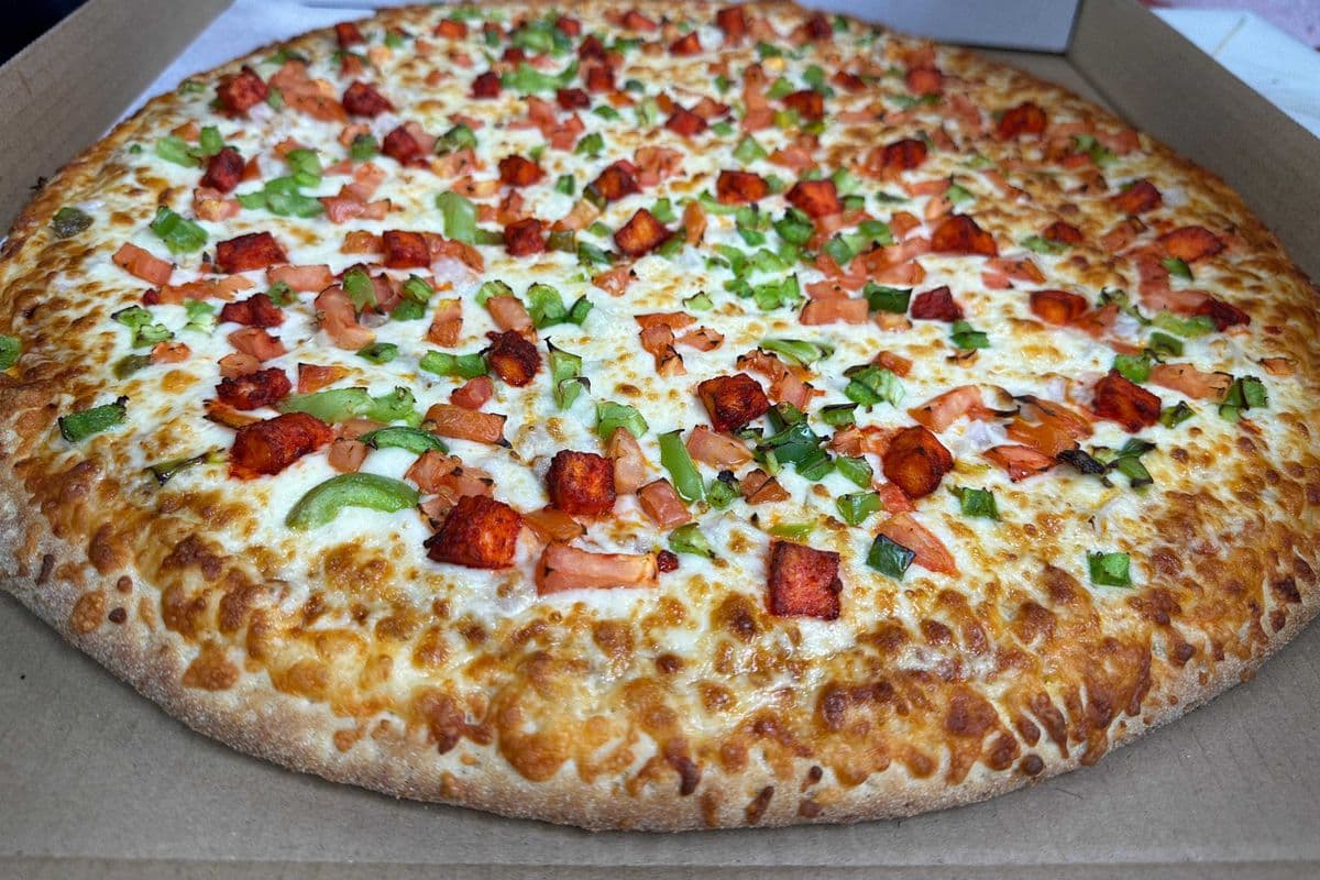 Tandoori Paneer Pizza