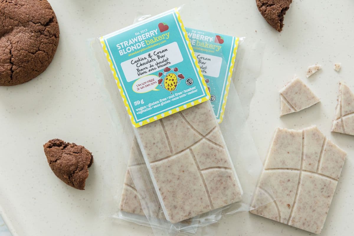 Cookies and Cream Chocolate Bar