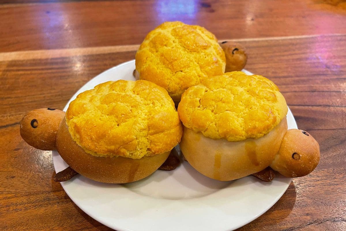 A29 Baked Bbq Pork Buns 焗酥皮叉燒包