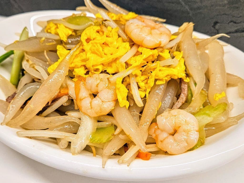 FR23 XO Sauce Silver Pin Noodles w/ Shrimp, Egg, and BBQ Pork XO醬炒鮮蝦銀針粉