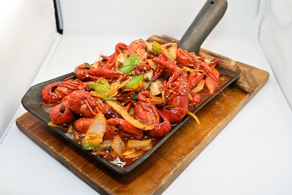 Hot and Spicy Crawfish 麻辣小龙虾