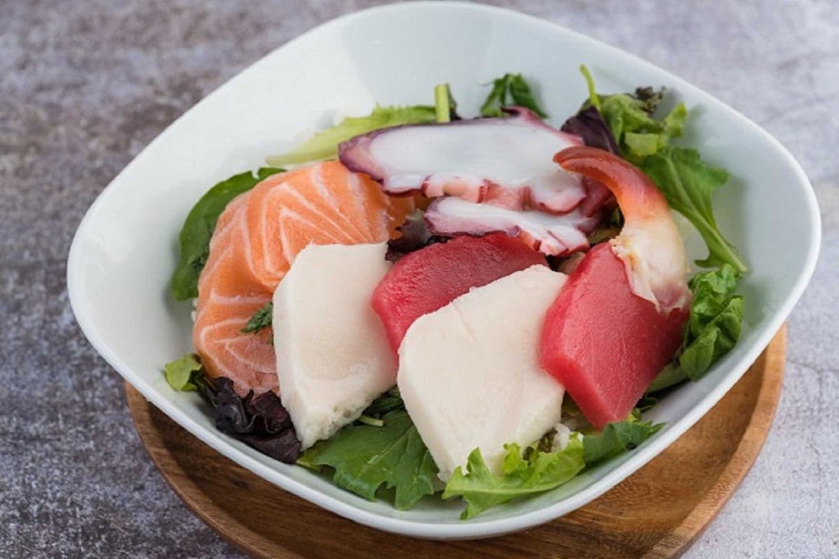 Classic Chirashi Don (16 pcs)