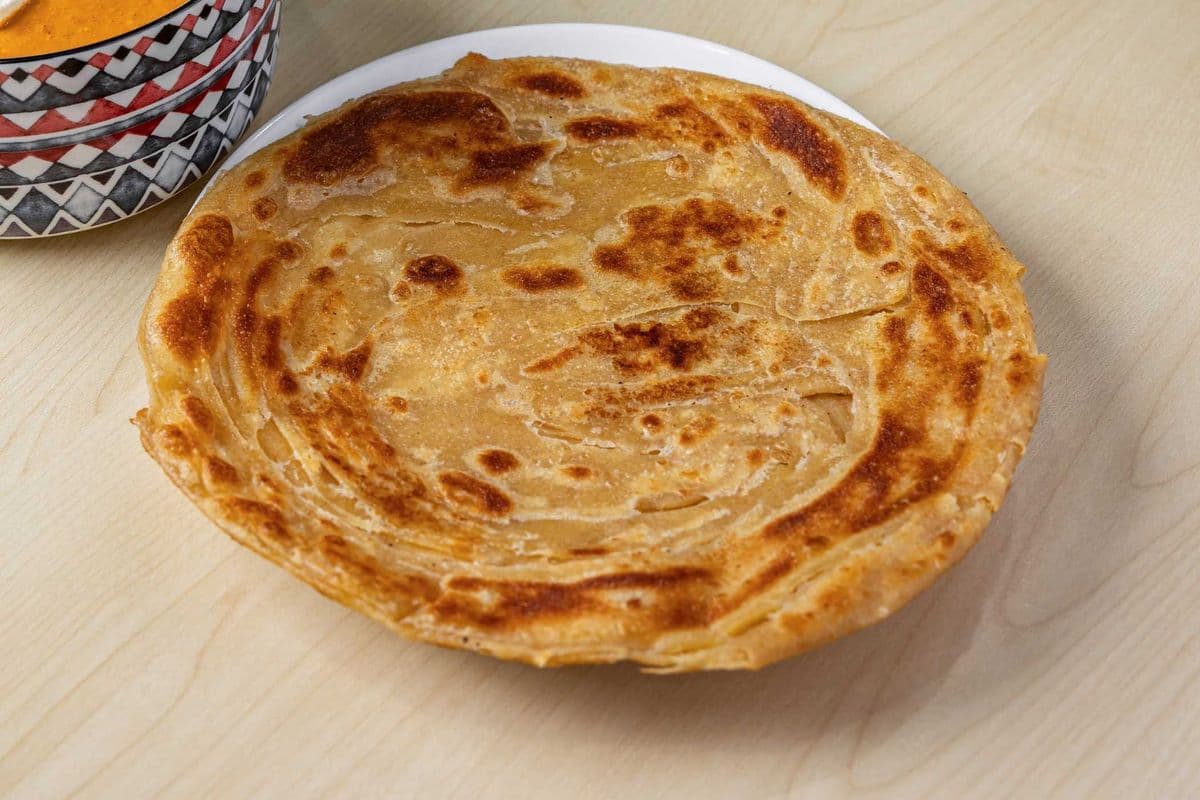 Lachedar Paratha (1 pc)