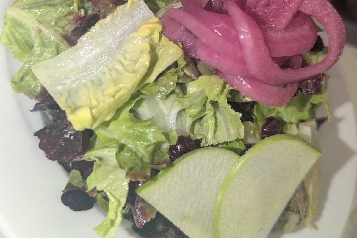 Full Taphouse Salad