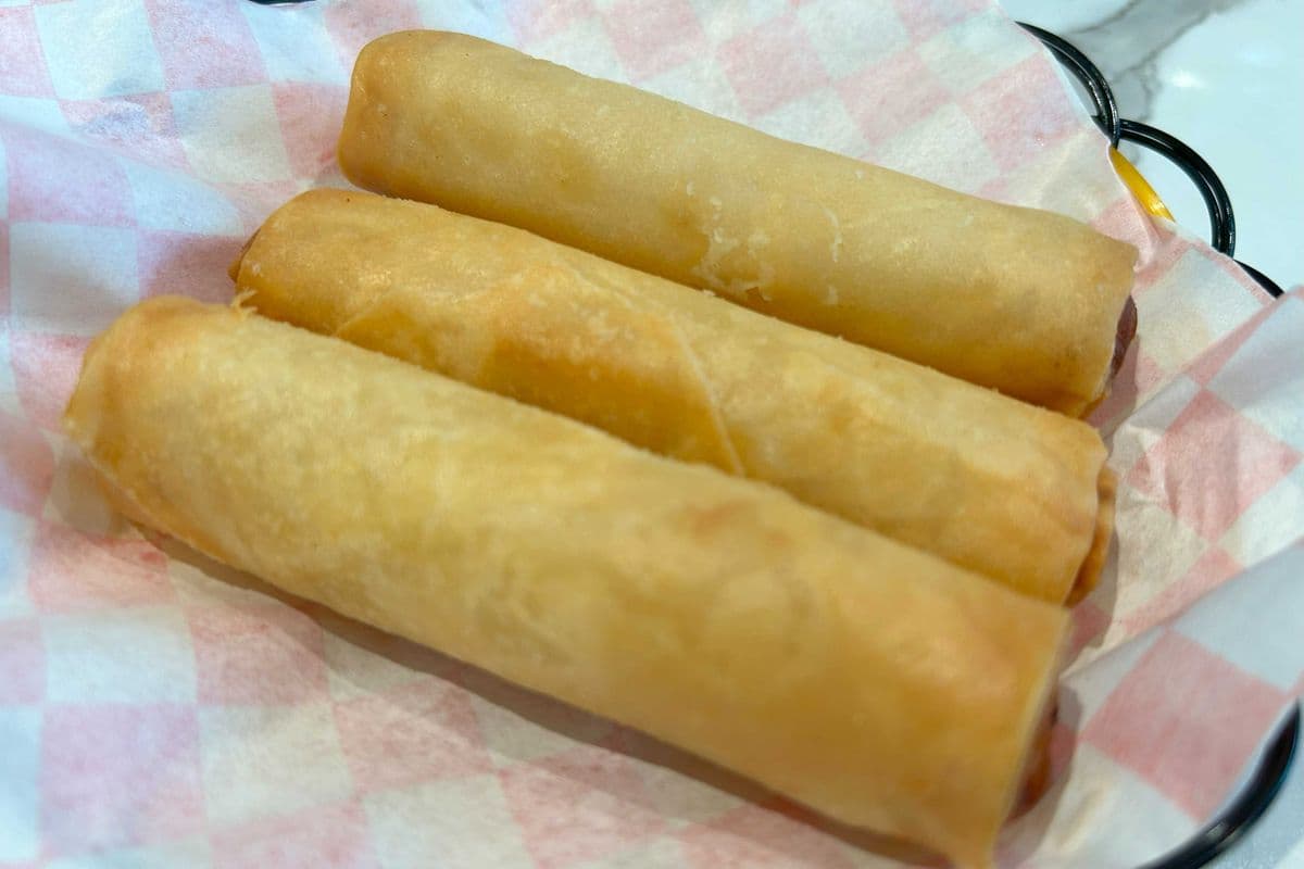D2. Fried Vegetable Spring Rolls