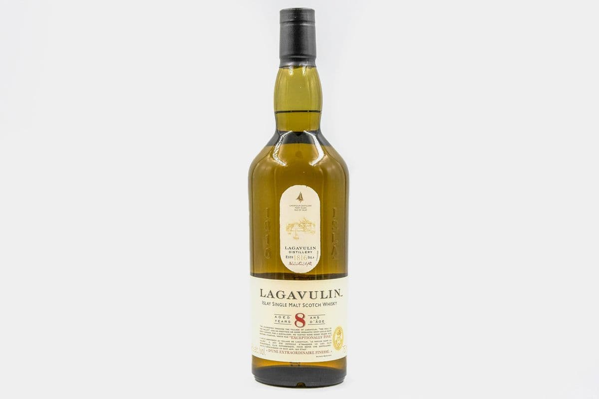 Lagavulin 8 Year Old (750 ml) (1 x 750 ml)
